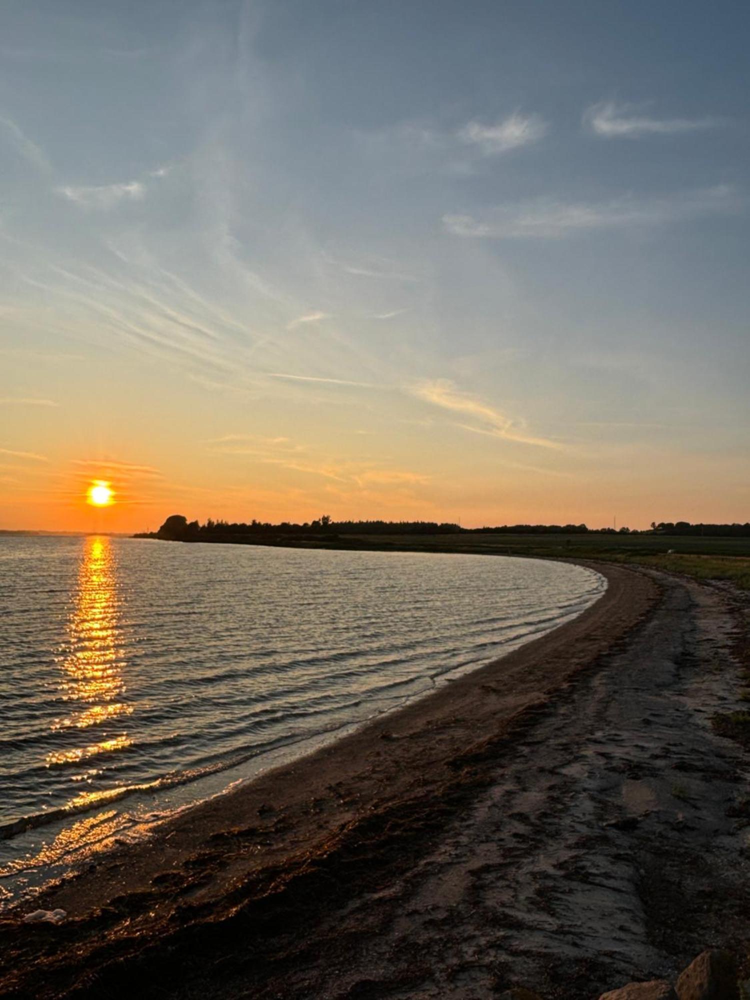 Nedlagt Gard I Naturen Med Ro Og Fred Og Samtidig Taet Pa Strand Og Fiskeri Og Indkobsmuligheder Nordborg Eksteriør bilde
